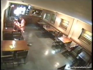 Sicherheit kamera fängt pärchen im bar