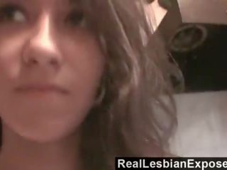 Dapur seks klip dengan muda lesbian