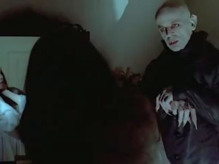 Nosferatu вампір bites незаймана дівчина, безкоштовно для дорослих кіно f2