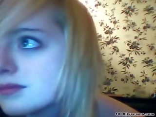 Cam: blonde webcam babe